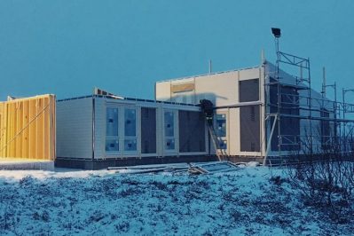Arbeid med boligen for Joakim Antonsen & Lisa Hansen i snø